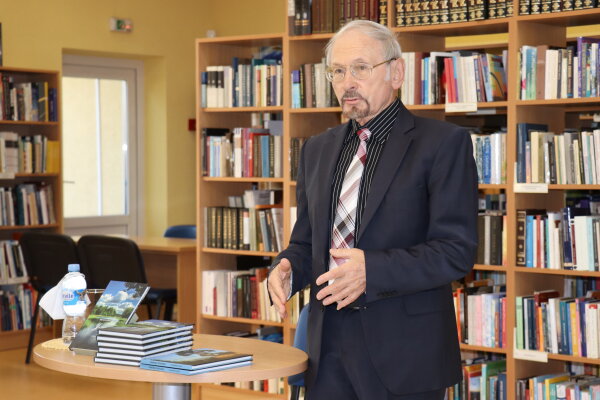 Literatų klube – naujos knygos sutiktuvės